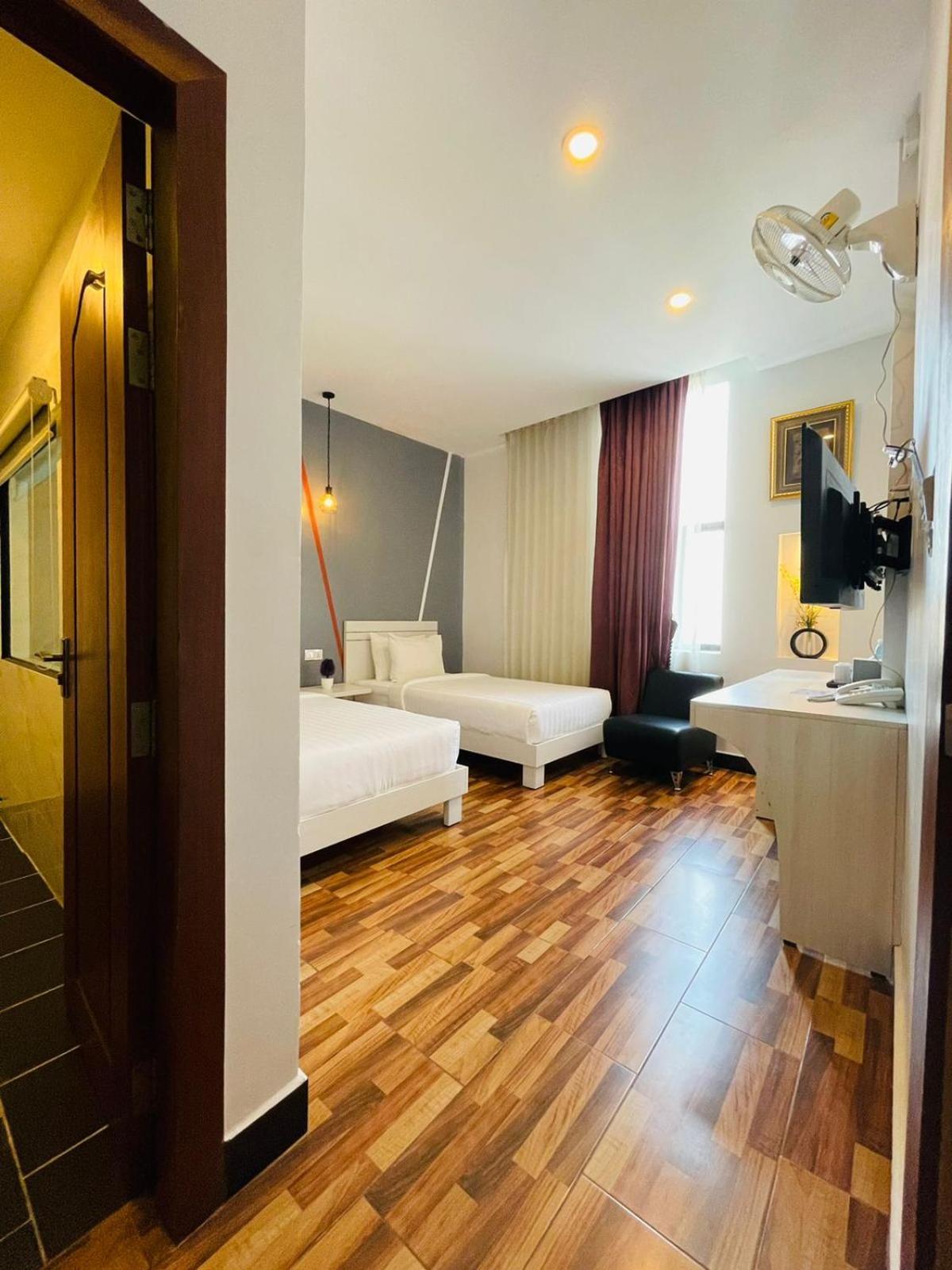De Hotel بنوم بنه المظهر الخارجي الصورة